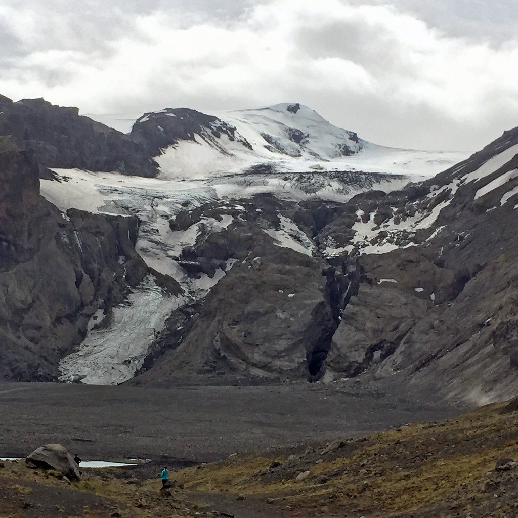Eyjafjallajökull glacier on top with Gígjökull tongue handing down