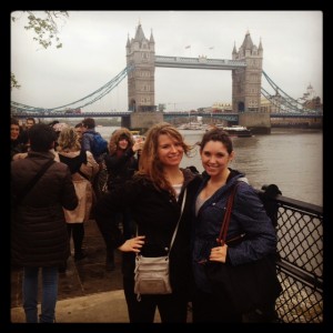 Selena Vlajic and Kay Karg in front of the Tower Bridge